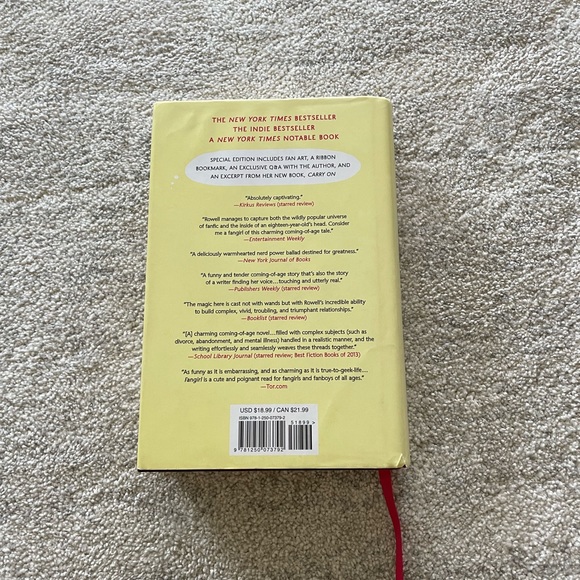 Fangirl by Rainbow Rowell - Picture 2 of 6